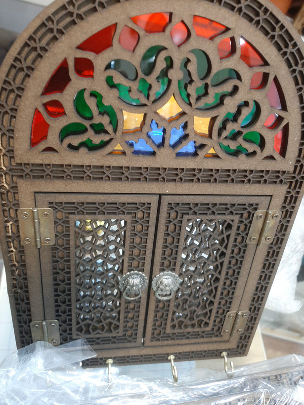 جاکلیدی آیینه هلال سنتی در دار / جاکلیدی آینه دار / جا کلیدی سنتی / جاکلیدی سنتی / جاکلیدی چوبی / جاکلیدی دیواری / در سنتی جاکلیدی / در قدیمی جاکلیدی / در هنری جاکلیدی / جاکلیدی در سنتی / جاکلیدی در قدیمی / جاکلیدی گلستان