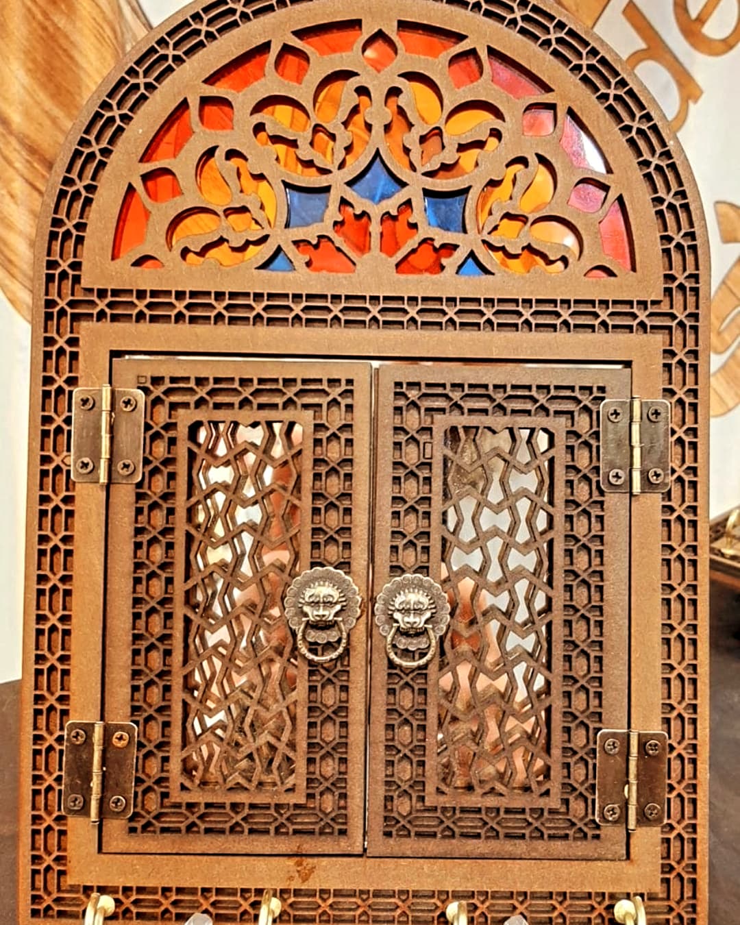 جاکلیدی آیینه هلال سنتی در دار / جاکلیدی آینه دار / جا کلیدی سنتی / جاکلیدی سنتی / جاکلیدی چوبی / جاکلیدی دیواری / در سنتی جاکلیدی / در قدیمی جاکلیدی / در هنری جاکلیدی / جاکلیدی در سنتی / جاکلیدی در قدیمی / جاکلیدی گلستان